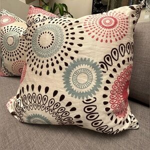 Cut Velvet Medallion on Taffeta Fabric Accent Pillow COVER ONLY
#0911248B